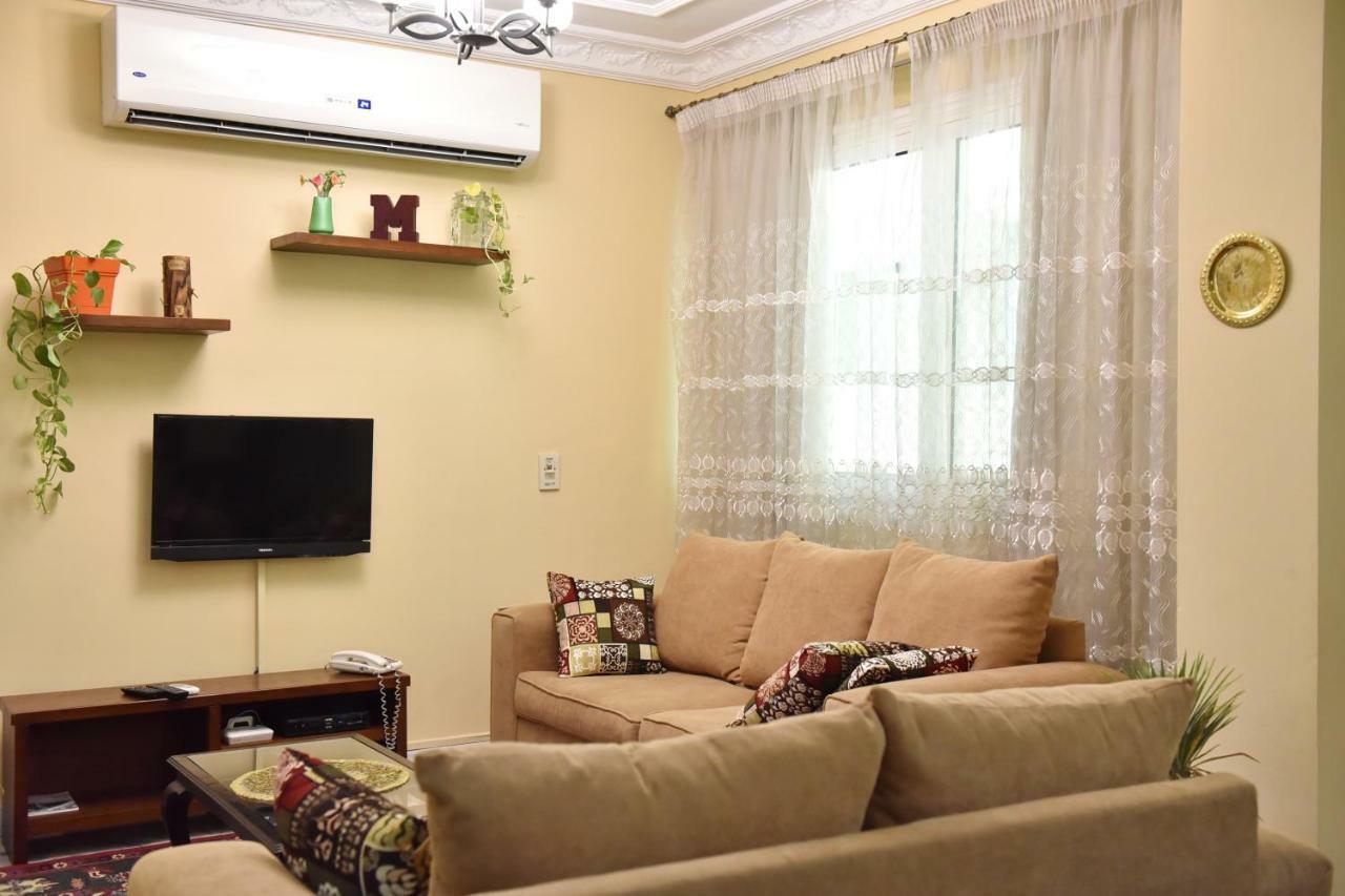 Two-Bedroom Apartment At Mohamed Farid Street Cairo Exterior foto