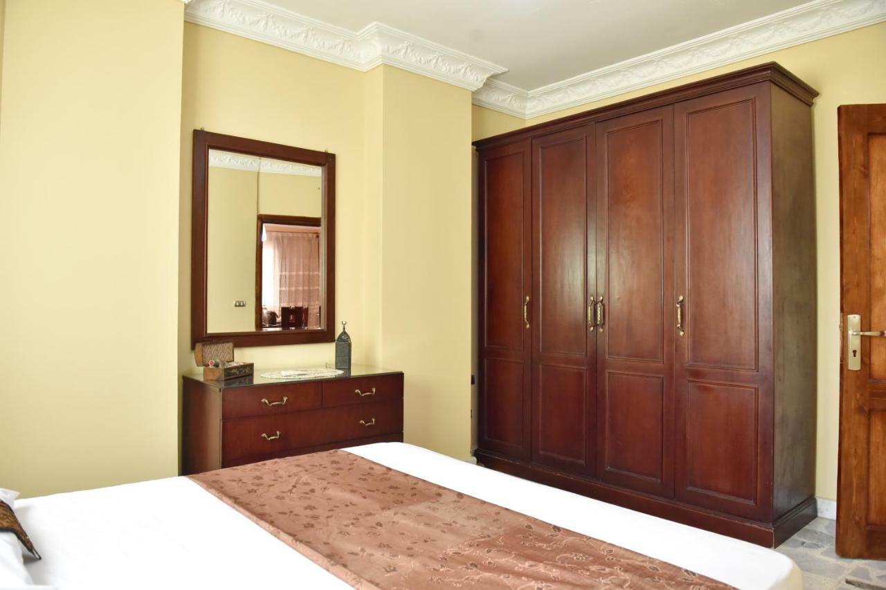 Two-Bedroom Apartment At Mohamed Farid Street Cairo Exterior foto