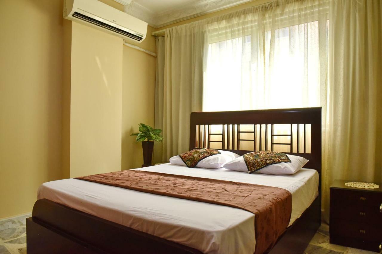 Two-Bedroom Apartment At Mohamed Farid Street Cairo Exterior foto