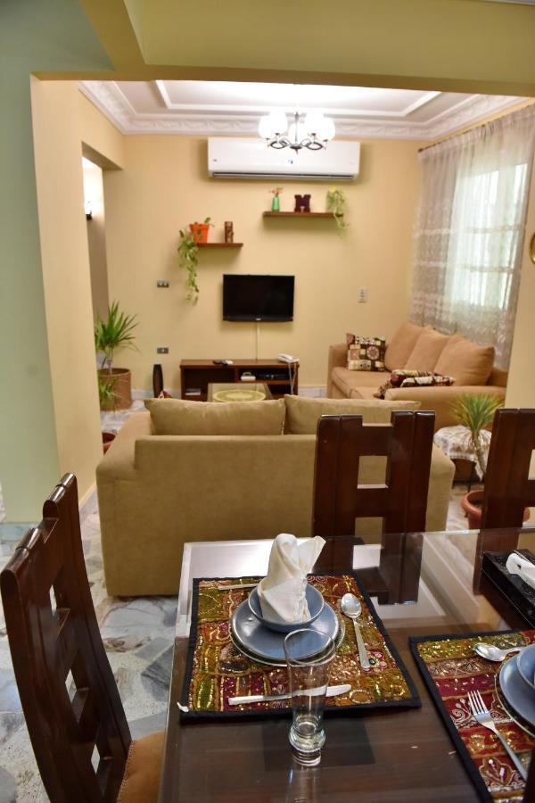 Two-Bedroom Apartment At Mohamed Farid Street Cairo Exterior foto