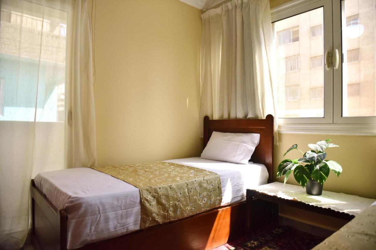 Two-Bedroom Apartment At Mohamed Farid Street Cairo Exterior foto